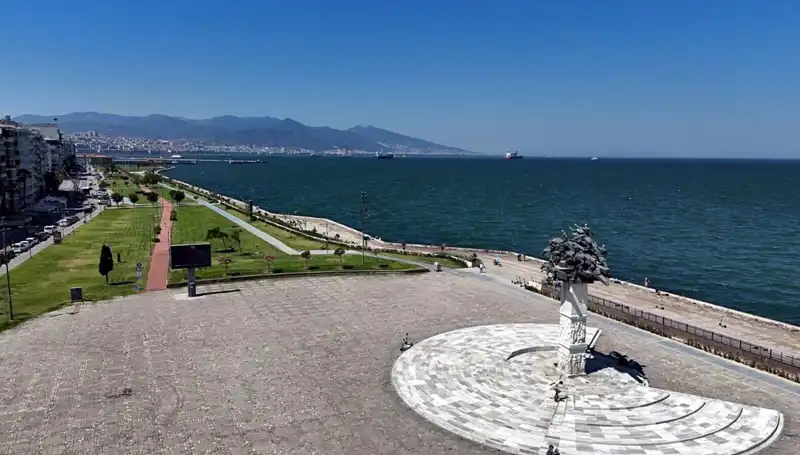 Sıcak Hava Dalgası, Şehirleri Terk Ettirdi: Yollar Hızla Boşaldı