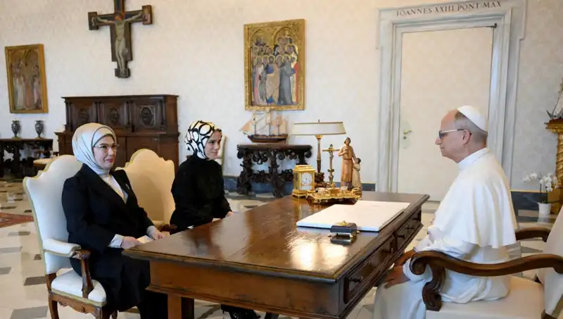 Emine Erdoğan ve Papa Leo’dan Gazze Üzerine Çarpıcı Görüşmeler