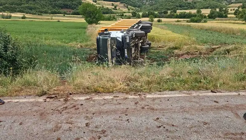 Tokat'ta Devrilen Kamyon Feci Kazaya Yol Açtı: Şoför Hayatını Kaybetti