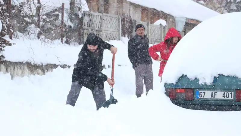 14 Nisan'da Okullar Tatil mi? Kar Tatili Olan İllerde Son Durum