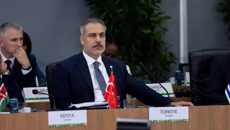 Yapay Zeka ve Gelecek: Bakan Fidan BRICS Zirvesi'nde Kritik Uyarılarda Bulundu