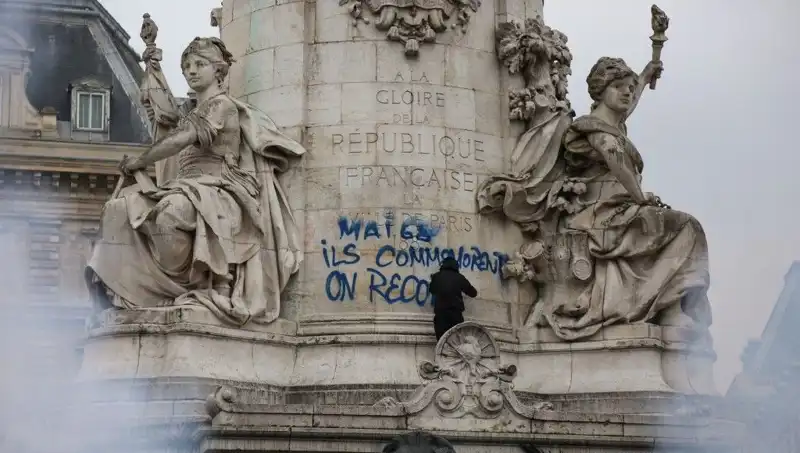 Paris Belediyesi'nden Grafiticilere Savaş: Şehirde Değişim Rüzgarları Esti