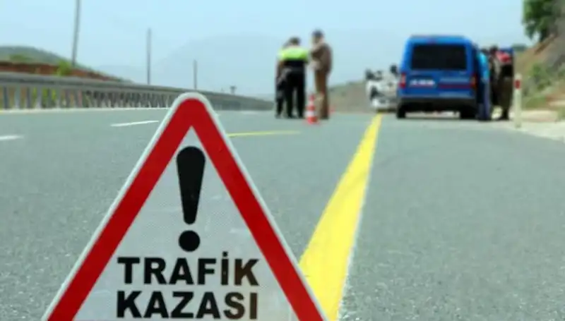 Otomobil ile Kamyon Çarpıştı: Korkunç Kaza İki Can Aldı!