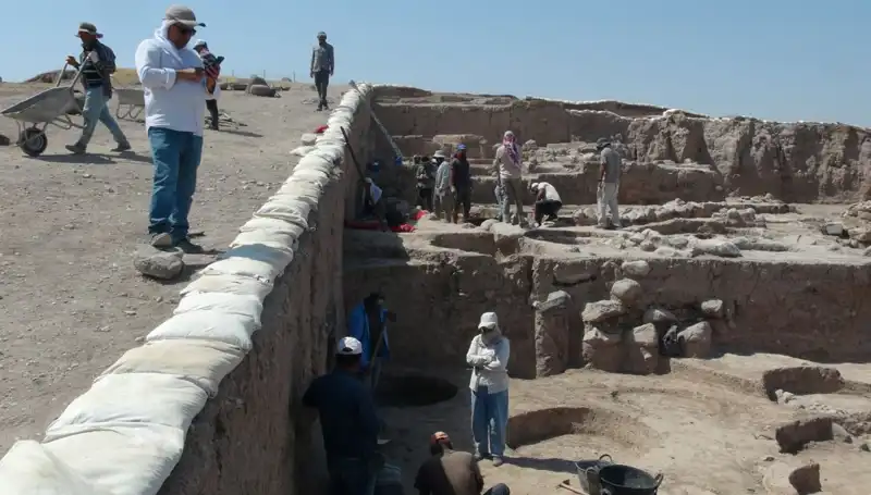 Kilis Oylum Höyük’te Sıcak Havaya Rağmen Kazı Çalışmaları Devam Ediyor