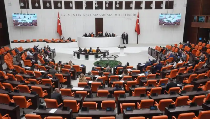 Meclis'te Yoğun Haftanın Ardından Siyasi Gelişmeler Neler?