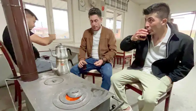 Sıfır Derecede Sobayı Yakıyorlar: Bir İl Buz Kesti!