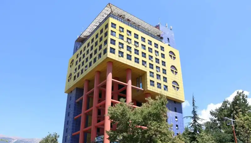 Dünyanın En Saçma Binasının Yerine Yeni Bir Proje Hayata Geçiyor