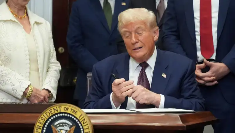 Trump’tan Beyaz Saray’a Milyon Dolarlık Lüks Dokunuş Açıklaması